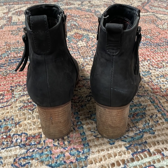 Blondo Waterproof Booties, size 9, lined, good worn condition - Picture 3 of 7